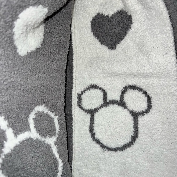 Mickey Mouse Disney Blanket • Grey and White • Reversible • Valentines Day - Picture 4 of 4